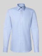 BOSS Slim Fit Businesshemd aus reiner Baumwolle Modell 'HANK' in Bleu,...