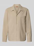 CRUNA Hemdjacke aus Schurwoll-Elasthan-Mix mit Brusttasche in Beige, G...