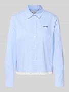 Oui Regular Fit Bluse mit Label-Stitching und Spitze in Blau, Größe 36
