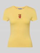 REVIEW Slim Fit T-Shirt mit Logo-Print in Pastellgelb, Größe L