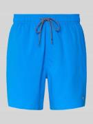 PUMA Badeshorts mit Seitentaschen und Reißverschlusstasche hinten in R...