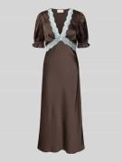 Neo Noir Regular Fit Midikleid mit Spitzenbesatz Modell 'Vipe' in Mitt...