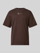 KARL KANI Regular Fit T-Shirt mit Logo-Stitching in Dunkelbraun, Größe...