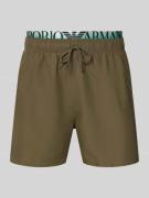 Emporio Armani Relaxed Fit Badeshorts mit Logo-Stitching in Oliv, Größ...