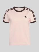 adidas Originals T-Shirt mit Label Stitching in Altrosa, Größe S