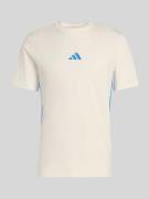adidas Sportswear Regular Fit T-Shirt aus reiner Baumwolle in Offwhite...