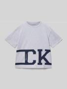 Calvin Klein Jeans Regular Fit T-Shirt aus reiner Baumwolle in Mittelg...