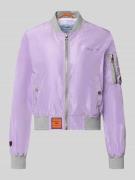 Original Bombers Bomberjacke mit Label-Patch und Reißverschlusstasche ...