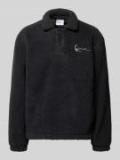 KARL KANI Teddyfell Sweatshirt mit Umlegekragen und Knopfleiste in Bla...