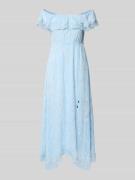 Forever New Abendkleid mit Lochstickerei und Bindegürtel in Hellblau, ...