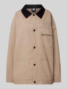 Karo Kauer Hemdjacke mit Label-Stitching in Sand, Größe L