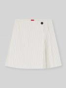 HUGO Mini-Rock in Wickeloptik in Offwhite, Größe 34