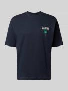 MCNEAL T-Shirt aus Baumwolle mit rückseitigem Print in Dunkelblau, Grö...