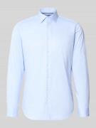 Christian Berg Men Regular Fit Business-Hemd mit Kentkragen in Bleu, G...