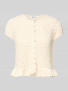 REVIEW Stricktop mit Knopfverschluss und Schößchendetail in Offwhite, ...