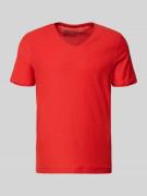 MCNEAL Regular Fit T-Shirt mit V-Ausschnitt in Rot, Größe L