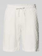 Lindbergh Regular Fit Shorts mit Label-Patch in Offwhite, Größe L