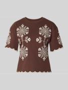 Jake*s Casual T-Shirt mit Wellensaum und Motiv-Stitching in Dunkelbrau...