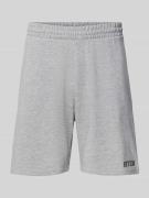 REVIEW Regular Fit Shorts mit Label-Stitching in Hellgrau Melange, Grö...