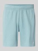 CHAMPION Shorts mit Strukturmuster und elastischem Bund in Rauchblau, ...