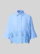 Emily Van den Bergh Boxy Fit Bluse mit Lochstickerei in Hellblau, Größ...