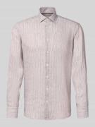 Christian Berg Men Regular Fit Leinenhemd mit Kentkragen in Mittelbrau...