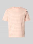 Jack & Jones T-Shirt mit Streifenmuster und Label-Stitching in Apricot...