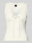 Gina Tricot Trägertop in Ripp-Optik mit Spitzenbesatz in Offwhite, Grö...