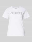 Guess T-Shirt mit Label-Print und Strasssteinbesatz in Weiss, Größe L