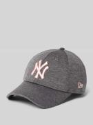 New Era Basecap mit verstärktem Schirm und Stitchings in Mittelgrau, G...