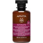 APIVITA Gentle Foam Cleanser for the Intimate Area that Protects