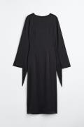 H&M Satinkleid mit Fransen Schwarz, Alltagskleider in Größe 34. Farbe:...