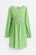 H&M MAMA Kleid mit Bindedetail Grün/Geblümt, Kleider in Größe L. Farbe...