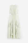 H&M Satinkleid mit Volant Hellgrün, Alltagskleider in Größe 40. Farbe:...