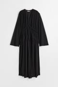 H&M Kleid mit Raffungen Schwarz, Alltagskleider in Größe M. Farbe: Bla...