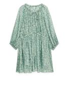 Arket Florales Kleid Grün, Alltagskleider in Größe 44. Farbe: Green