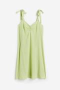 H&M MAMA Kleid mit Bindedetail Hellgrün, Kleider in Größe XS. Farbe: L...