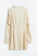 H&M Kleid mit Dolmanärmeln Hellbeige, Party kleider in Größe XL. Farbe...