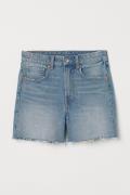 H&M Slim High Denim Shorts Hellblau in Größe 40. Farbe: Light denim bl...