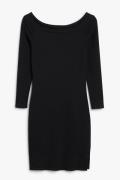 Monki Geripptes Off-Shoulder-Kleid in Schwarz, Alltagskleider Größe XX...