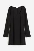 H&M Jerseykleid mit Karree-Ausschnitt Schwarz, Alltagskleider in Größe...