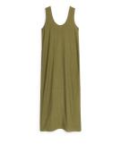 Arket Langes Crinkle-Kleid Khaki, Alltagskleider in Größe M. Farbe: Kh...