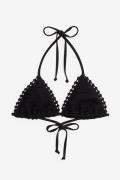 H&M Triangel-Bikinitop im Häkellook Schwarz, Bikini-Oberteil in Größe ...