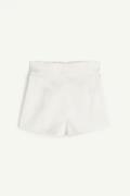 H&M Minishorts aus glänzendem Twill Cremefarben in Größe 44. Farbe: Cr...