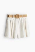 H&M Twillshorts mit Gürtel Weiß in Größe 50. Farbe: White